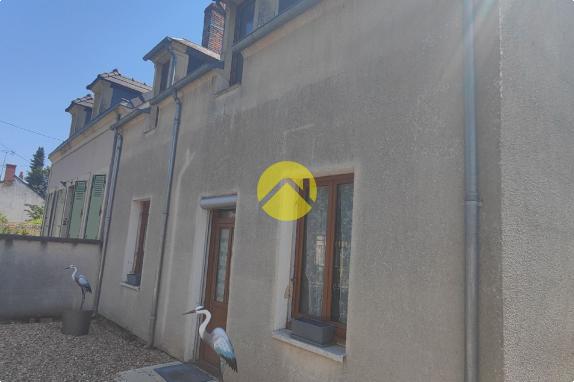 MAISON DE CARACTERE EN CENTRE VILLE