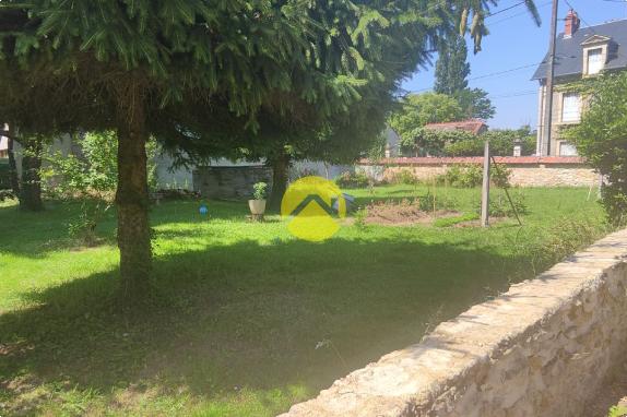 MAISON DE CARACTERE EN CENTRE VILLE