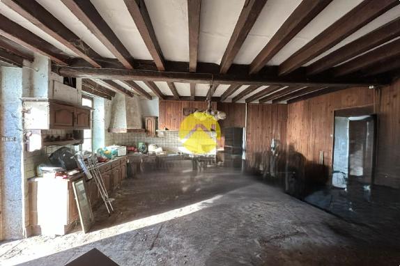  Fermette 1 hectare + Bâtiments