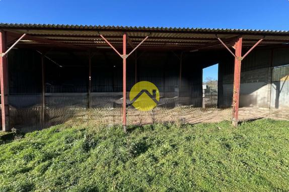  Fermette 1 hectare + Bâtiments