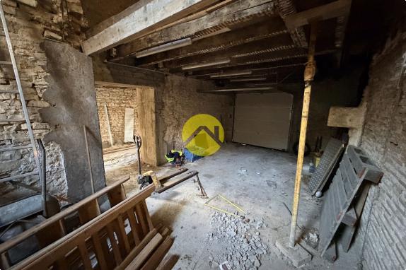 Garage avec atelier et cour