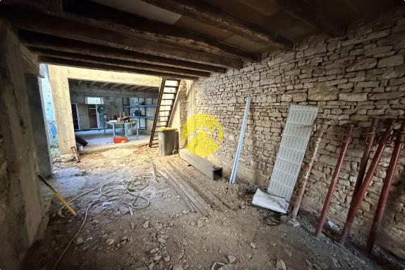 Garage avec atelier et cour