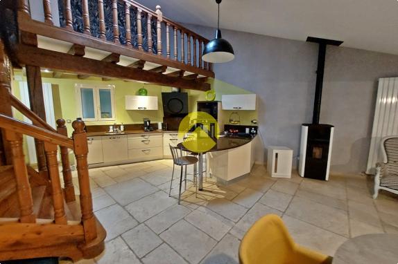 ENTIÈREMENT RENOVÉE + DÉPENDANCES