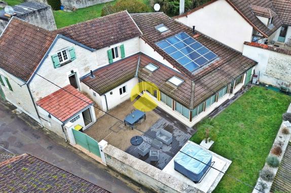 ENTIÈREMENT RENOVÉE + DÉPENDANCES