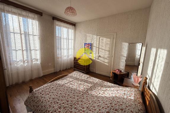 Maison centre Châteauneuf