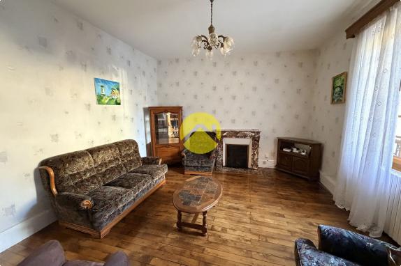 Maison centre Châteauneuf