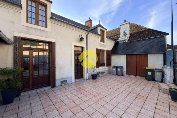 Maison centre Châteauneuf