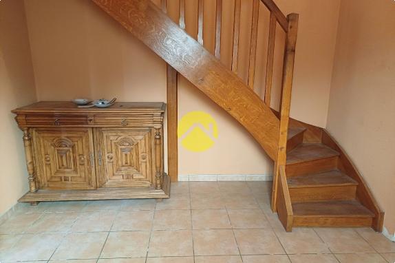 LONGERE 208 M2 GARAGES DEPENDANCES