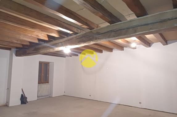 LONGERE 208 M2 GARAGES DEPENDANCES