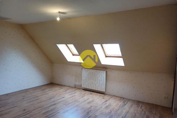 LONGERE 208 M2 GARAGES DEPENDANCES