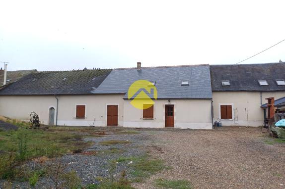 LONGERE 208 M2 GARAGES DEPENDANCES