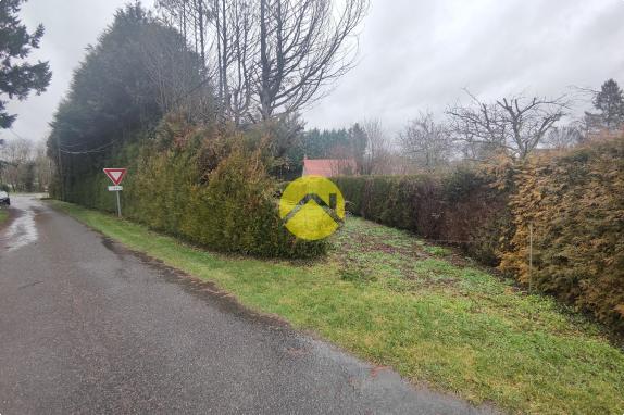 MAGNIFIQUE TERRAIN A LA CAMPAGNE 