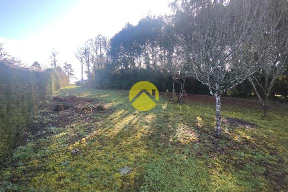 MAGNIFIQUE TERRAIN A LA CAMPAGNE 