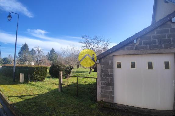 TERRAIN A BATIR AU BORD DE L'EAU