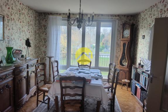 A proximité commerces et écoles