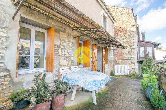 Ensemble de 2 maisons avec hangar