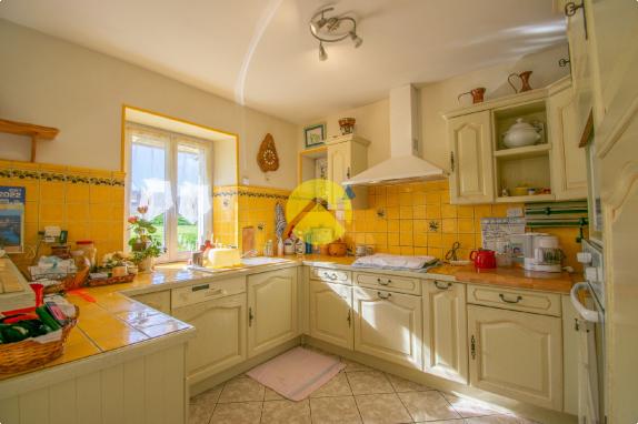 Ensemble de 2 maisons avec hangar