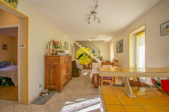 Ensemble de 2 maisons avec hangar