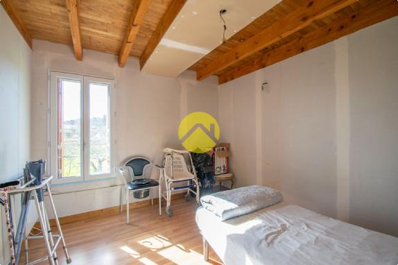 Ensemble de 2 maisons avec hangar