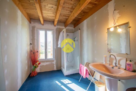 Ensemble de 2 maisons avec hangar