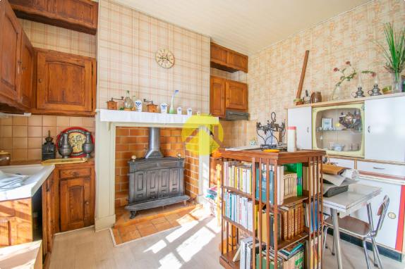 Ensemble de 2 maisons avec hangar