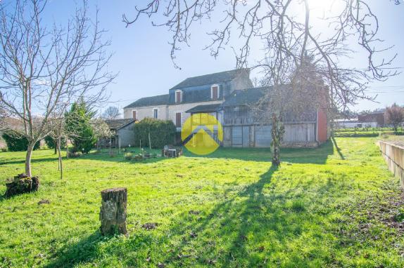 Ensemble de 2 maisons avec hangar