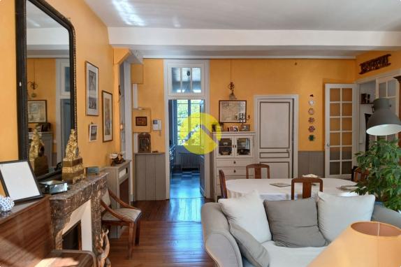 APPARTEMENT DE CARACTERE