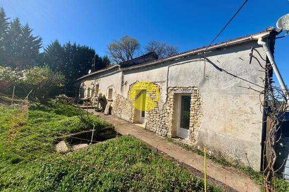 Maison perigourdine avec hangar 