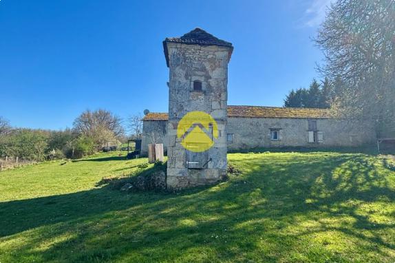 Maison perigourdine avec hangar 