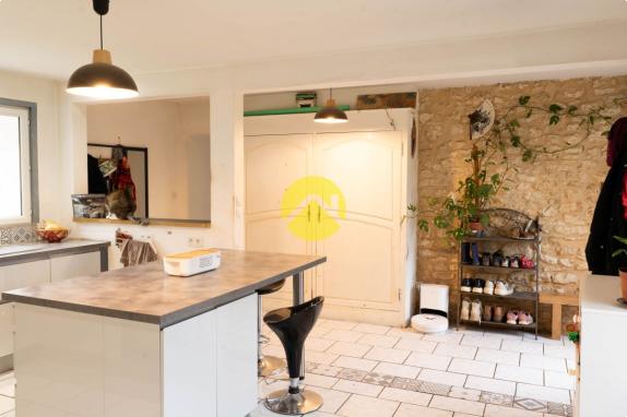 Maison perigourdine avec hangar 