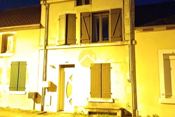 MAISON 55 M2 Très bien située