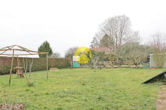 MAISON DE CHARME AVEC JARDIN