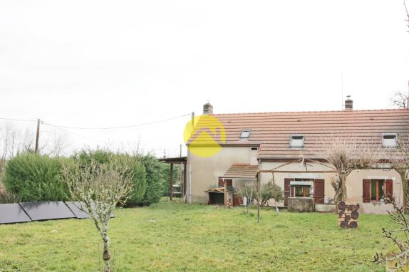MAISON DE CHARME AVEC JARDIN
