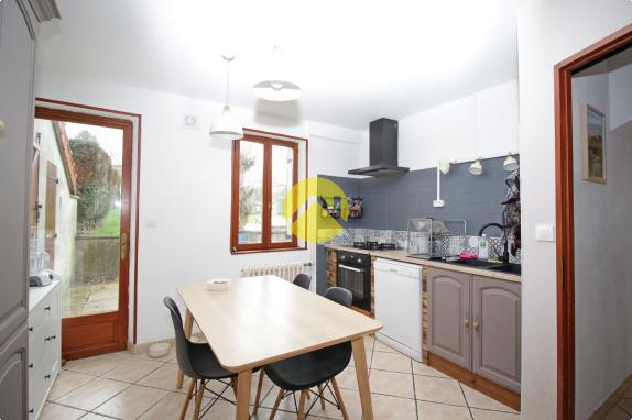 MAISON DE CHARME AVEC JARDIN