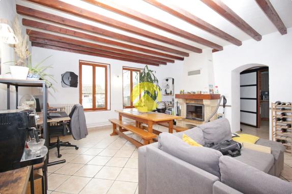 MAISON DE CHARME AVEC JARDIN