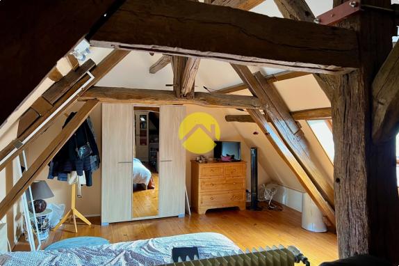 LONGERE -POSEZ VOS VALISES