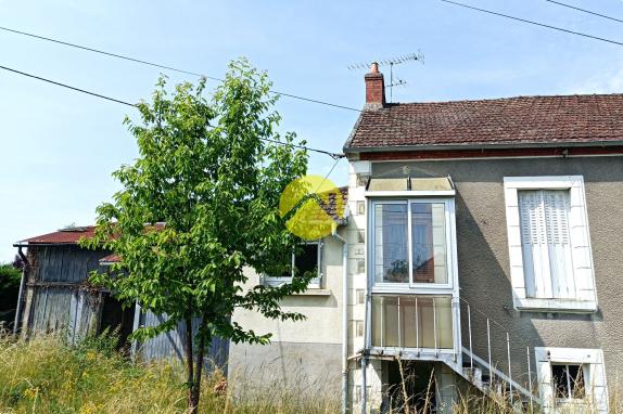 MAISON PROCHE COMMERCES