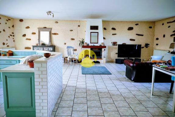 Longère de 1833 restaurée de 155m².