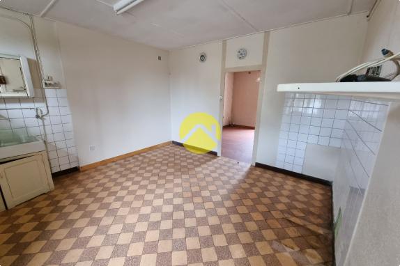 MAISON AVEC 700 M DE TERRAIN