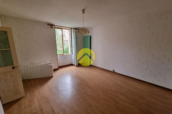 MAISON AVEC 700 M DE TERRAIN