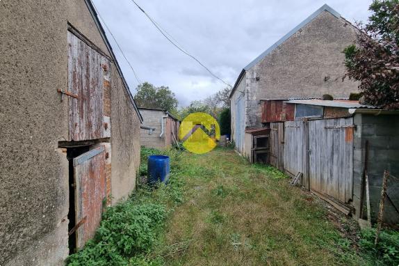 MAISON AVEC 700 M DE TERRAIN