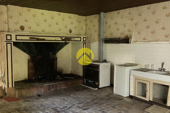 Corps de ferme à restaurer 