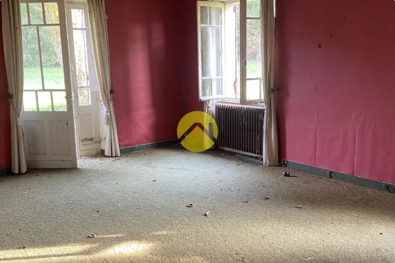 Corps de ferme à restaurer 