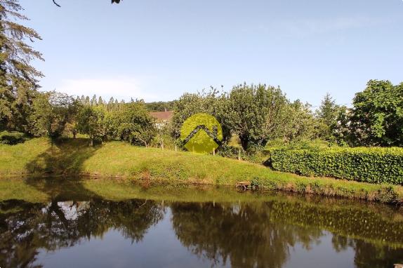 Maison avec pré-mare non attenant