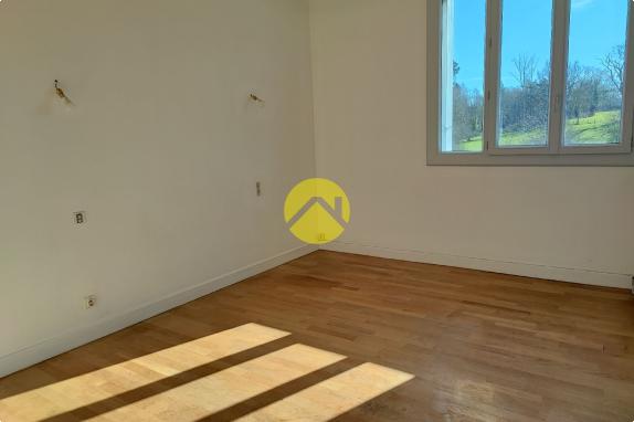 Pavillon de 75m²...