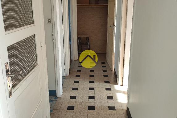 Pavillon de 75m²...