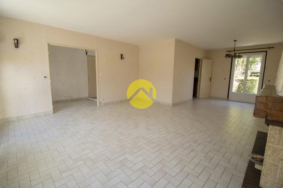 PAVILLON SUR GRAND TERRAIN