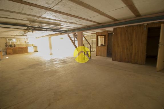 PAVILLON SUR GRAND TERRAIN