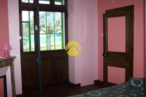 MAISON DE CARACTERE SANS VIS A VIS