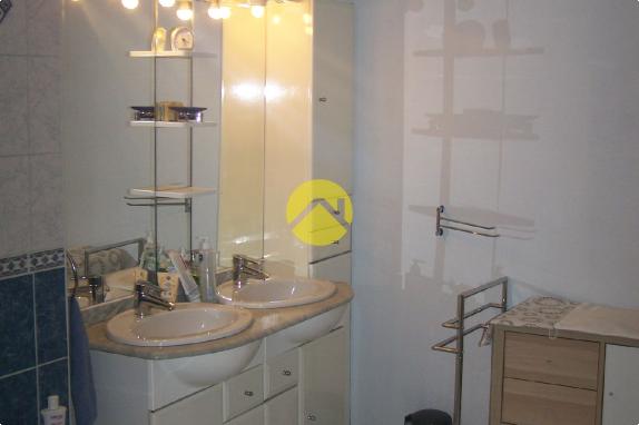 MAISON DE CARACTERE SANS VIS A VIS